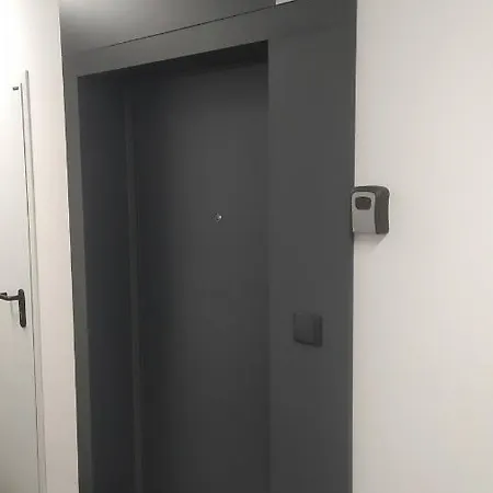 1130 Wojciechowskiego 6A - Tanie Pokoje W Apartamencie - Samodzielne Zameldowanie - Self Check In Poznan Exterior photo